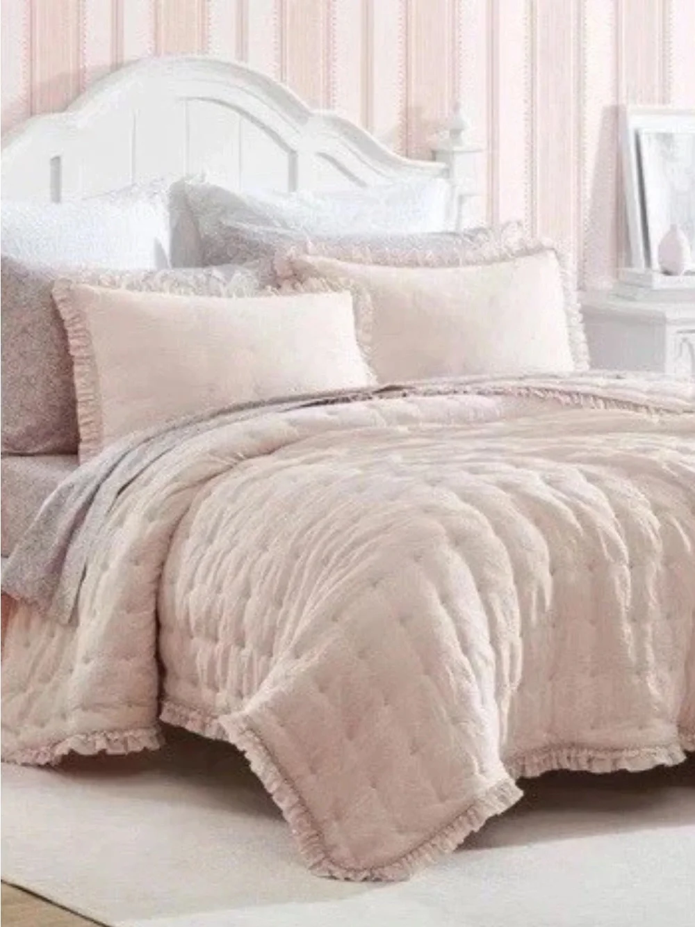 Laura Ashley Hailee Pink Full/Queen Ruffle Quilt Set 3-Piece NWT